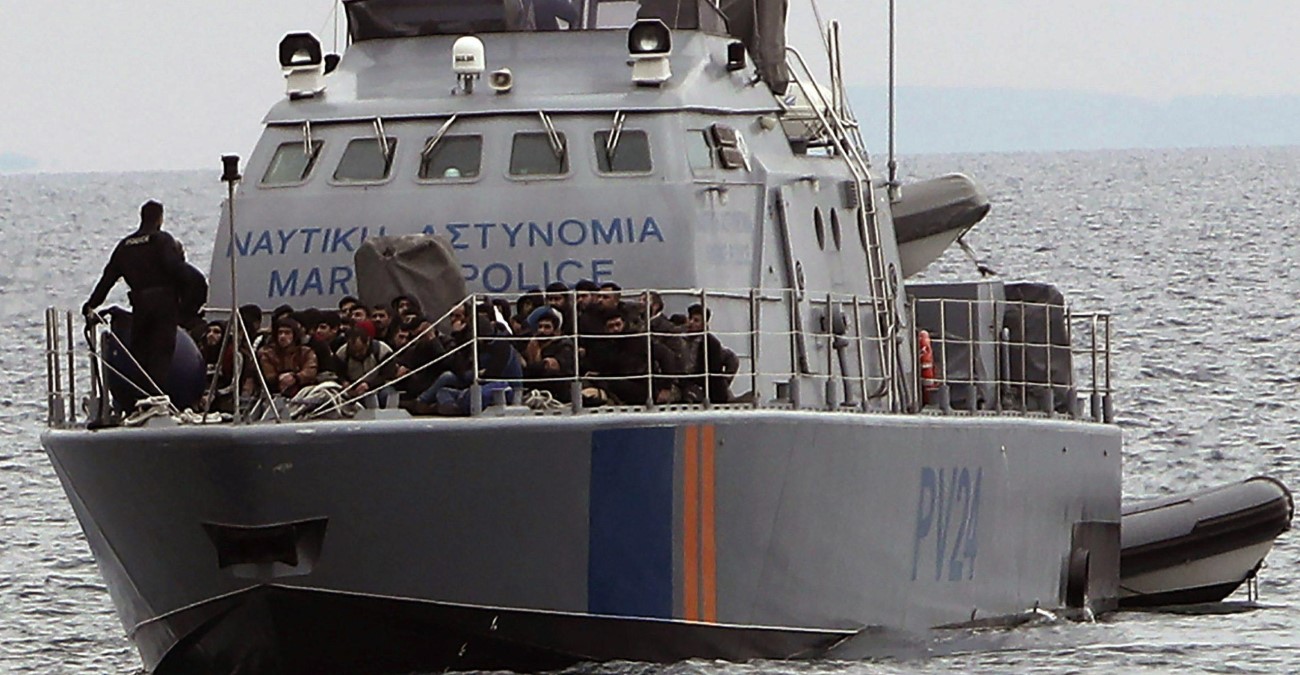 Επεισοδιακή καταδίωξη στη θάλασσα – «Έτρεχε» πίσω από σκάφος στο Κάβο Γκρέκο η Λιμενική – Έπεσαν πυροβολισμοί