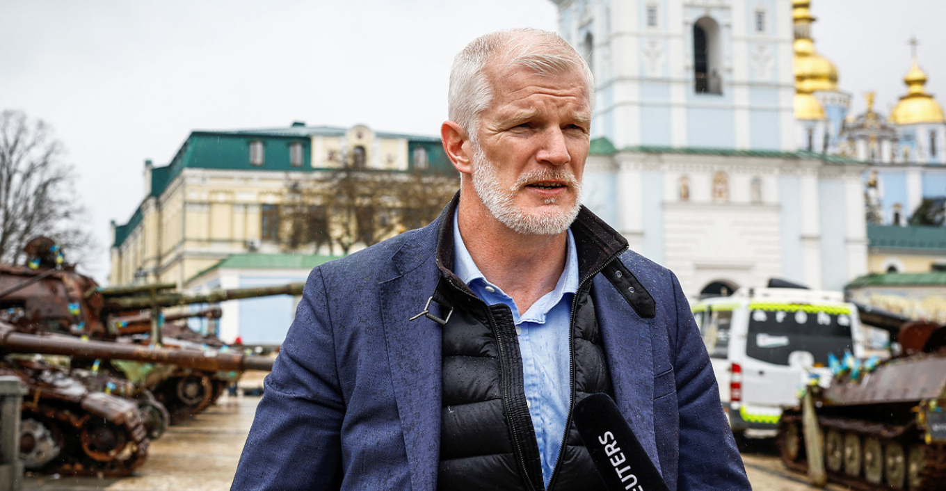 &Beta;&rho;&epsilon;&tau;&alpha;&nu;&iota;&kappa;έ&sigmaf; &Beta;ά&sigma;&epsilon;&iota;&sigmaf;: &Tau;&omicron; &kappa;&alpha;&theta;&epsilon;&sigma;&tau;ώ&sigmaf; &tau;&omicron;&upsilon;&sigmaf; &delta;&epsilon;&nu; &tau;ί&theta;&epsilon;&tau;&alpha;&iota; &pi;&rho;&omicron;&sigmaf; &delta;&iota;&alpha;&pi;&rho;&alpha;&gamma;&mu;ά&tau;&epsilon;&upsilon;&sigma;&eta; &delta;ή&lambda;&omega;&sigma;&epsilon; &omicron; &Beta;&rho;&epsilon;&tau;&alpha;&nu;ό&sigmaf; &upsilon;&phi;&upsilon;&pi;&omicron;&upsilon;&rho;&gamma;ό&sigmaf; Ά&mu;&upsilon;&nu;&alpha;&sigmaf;