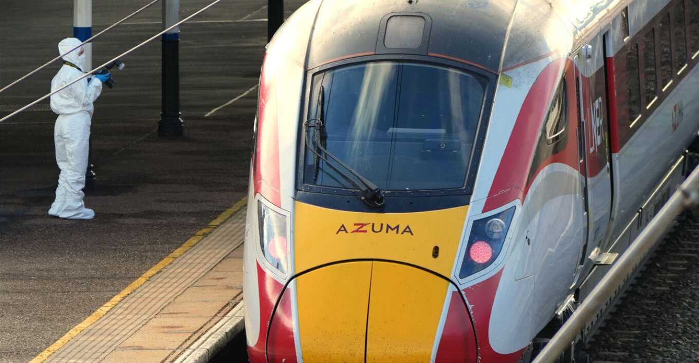 Βρετανία: Η επίθεση με μαχαίρι σε τρένο δεν θεωρείται τρομοκρατική επίθεση Βρετανία: Η επίθεση με μαχαίρι σε τρένο δεν θεωρείται τρομοκρατική επίθεση