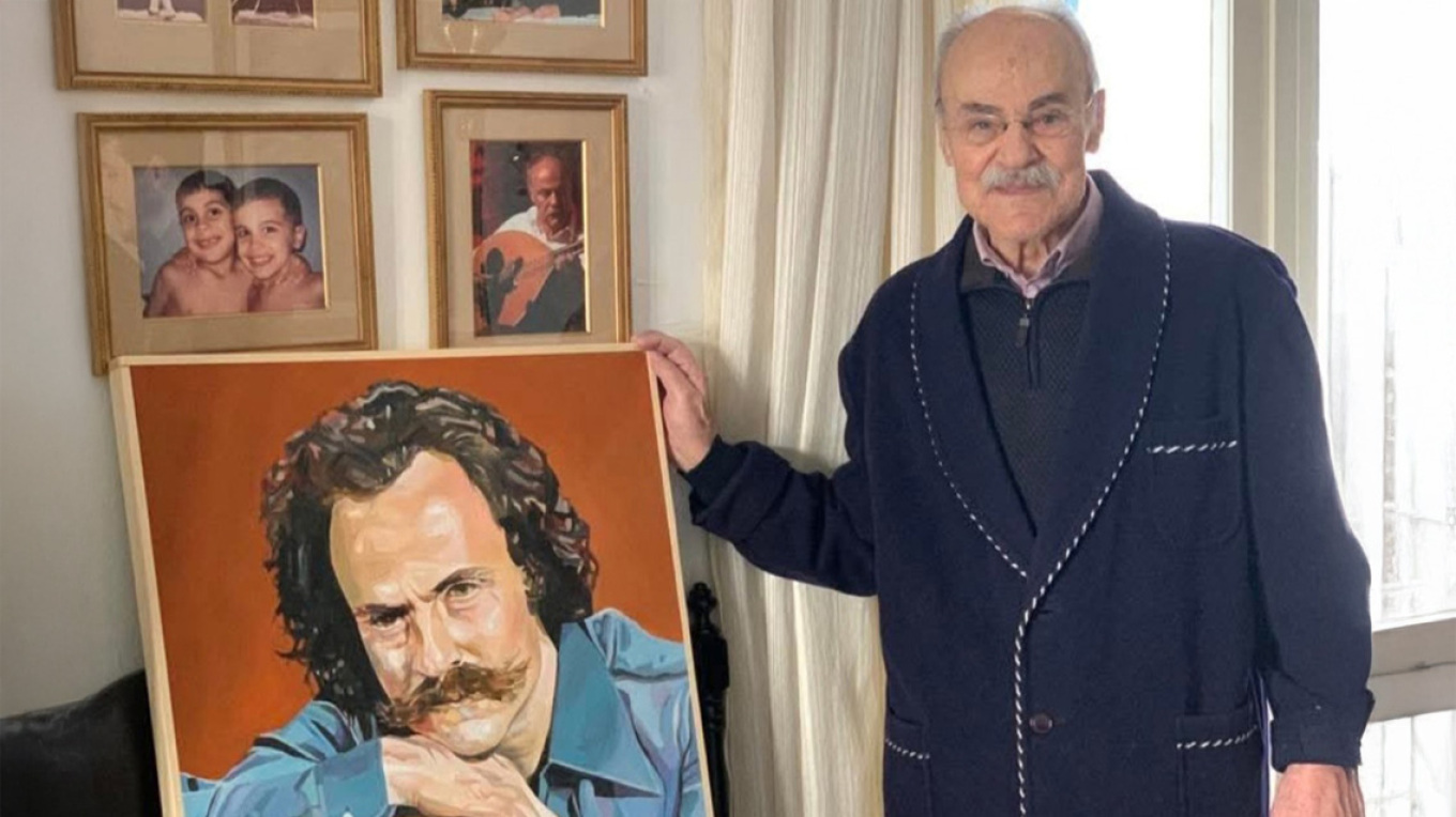 &Theta;&lambda;ί&psi;&eta; &sigma;&tau;&eta;&nu; &Kappa;&rho;ή&tau;&eta;, &pi;έ&theta;&alpha;&nu;&epsilon; &omicron; &alpha;&delta;&epsilon;&lambda;&phi;ό&sigmaf; &tau;&omicron;&upsilon; &Nu;ί&kappa;&omicron;&upsilon; &Xi;&upsilon;&lambda;&omicron;ύ&rho;&eta;, &Gamma;&iota;ά&nu;&nu;&eta;&sigmaf; &sigma;&epsilon; &eta;&lambda;&iota;&kappa;ί&alpha; 83 &epsilon;&tau;ώ&nu;