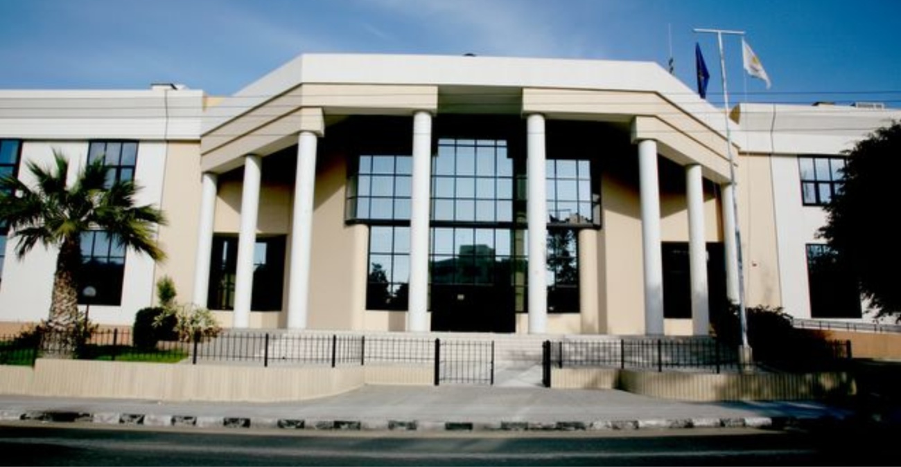 &Sigma;&tau;&omicron; &Delta;&iota;&kappa;&alpha;&sigma;&tau;ή&rho;&iota;&omicron; &omicron;&iota; &tau;έ&sigma;&sigma;&epsilon;&rho;&iota;&sigmaf; &gamma;&iota;&alpha; &tau;&alpha; &nu;&alpha;&rho;&kappa;&omega;&tau;&iota;&kappa;ά &sigma;&tau;&eta;&nu; &Pi;ά&phi;&omicron; &ndash; &Delta;&iota;&alpha;&tau;ά&gamma;&mu;&alpha;&tau;&alpha; &kappa;&rho;ά&tau;&eta;&sigma;&eta;&sigmaf; 8 &eta;&mu;&epsilon;&rho;ώ&nu;
