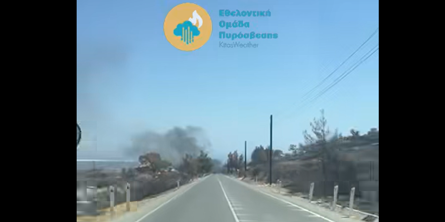 Ξέσπασε πυρκαγιά σε όχημα στο Σούνι δίπλα από την καμένη γη – Δείτε βίντεο