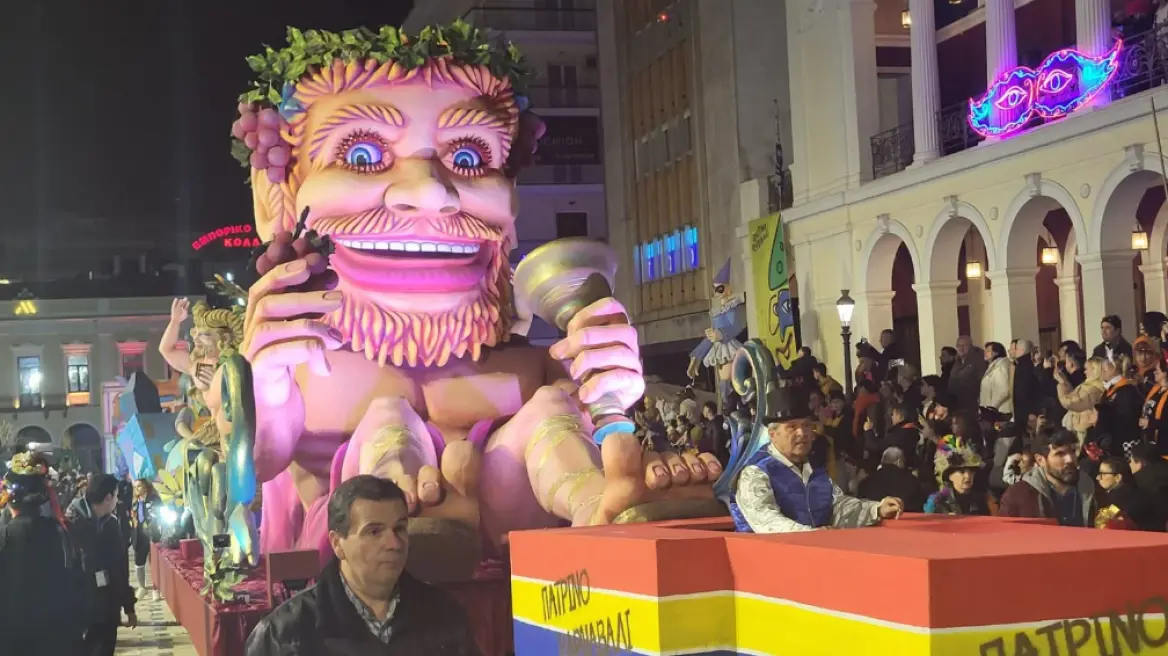 &Xi;&epsilon;&kappa;ί&nu;&eta;&sigma;&epsilon; &eta; &nu;&upsilon;&chi;&tau;&epsilon;&rho;&iota;&nu;ή &pi;&omicron;&delta;&alpha;&rho;ά&tau;&eta; &pi;&alpha;&rho;έ&lambda;&alpha;&sigma;&eta; &sigma;&tau;&eta;&nu; &Pi;ά&tau;&rho;&alpha;, &sigma;&tau;&omicron;&upsilon;&sigmaf; &delta;&rho;ό&mu;&omicron;&upsilon;&sigmaf; 50.000 &kappa;&alpha;&rho;&nu;&alpha;&beta;&alpha;&lambda;&iota;&sigma;&tau;έ&sigmaf; - &Delta;&epsilon;ί&tau;&epsilon; live