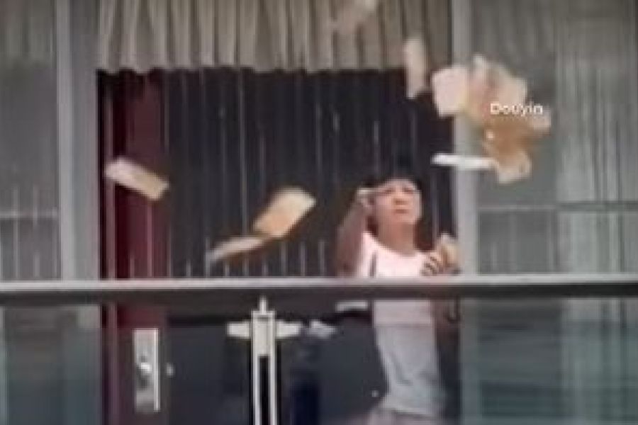 Video: Τσακώθηκε με τον σύζυγό της και από τα νεύρα της πέταξε από το μπαλκόνι 162 χιλιάδες