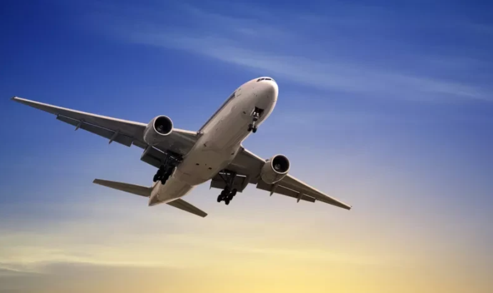 &Pi;&tau;ώ&chi;&epsilon;&upsilon;&sigma;&eta;-&beta;ό&mu;&beta;&alpha;: &Omicron;&rho;&iota;&sigma;&tau;&iota;&kappa;ό &lambda;&omicron;&upsilon;&kappa;έ&tau;&omicron; &sigma;&epsilon; &gamma;&nu;&omega;&sigma;&tau;ή &alpha;&epsilon;&rho;&omicron;&pi;&omicron;&rho;&iota;&kappa;ή &ndash; &Xi;&epsilon;&kappa;&iota;&nu;ά &tau;&omicron; &laquo;&kappa;&upsilon;&nu;ή&gamma;&iota;&raquo; &gamma;&iota;&alpha; 9,2 &epsilon;&kappa;&alpha;&tau;. &epsilon;&upsilon;&rho;ώ
