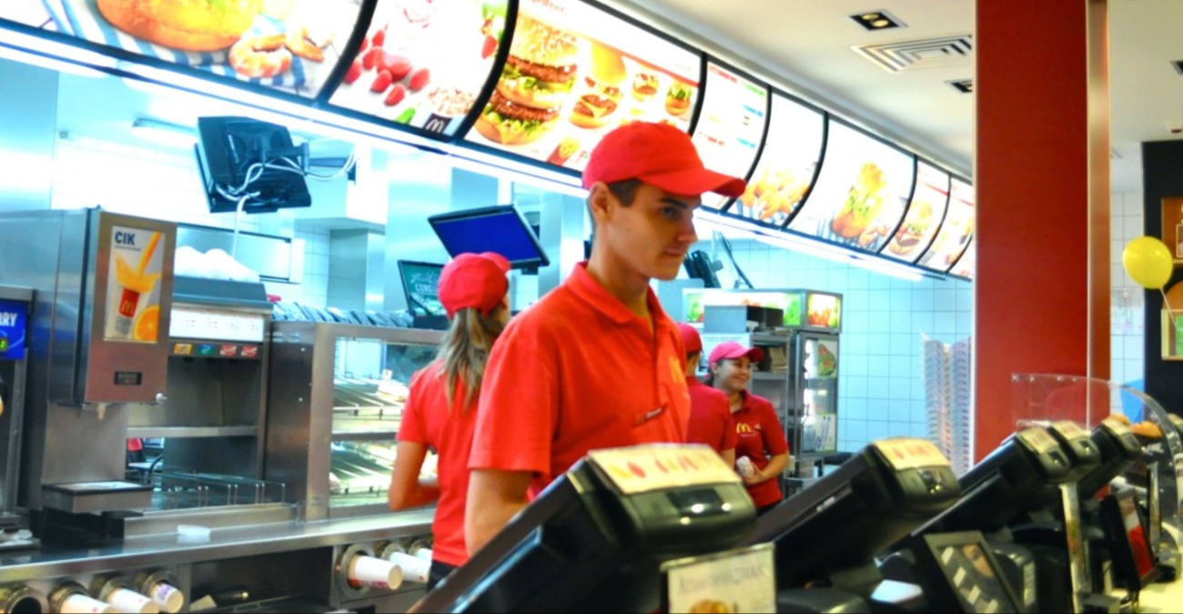 &Alpha;&lambda;&upsilon;&sigma;ί&delta;&alpha; fast food &chi;&rho;&eta;&sigma;&iota;&mu;&omicron;&pi;&omicron;&iota;&epsilon;ί &Alpha;&Iota; &gamma;&iota;&alpha; &nu;&alpha; &pi;&alpha;&rho;&alpha;&kappa;&omicron;&lambda;&omicron;&upsilon;&theta;&epsilon;ί &pi;ό&sigma;&omicron; &laquo;&phi;&iota;&lambda;&iota;&kappa;&omicron;ί&raquo; &epsilon;ί&nu;&alpha;&iota; &omicron;&iota; &upsilon;&pi;ά&lambda;&lambda;&eta;&lambda;&omicron;&iota;