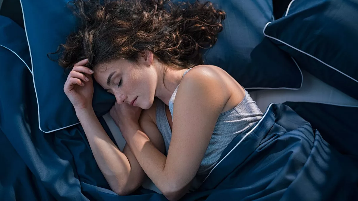 Τρίζετε τα δόντια σας τη νύχτα; 5 tips για να το σταματήσετε και να σώσετε το χαμόγελό σας