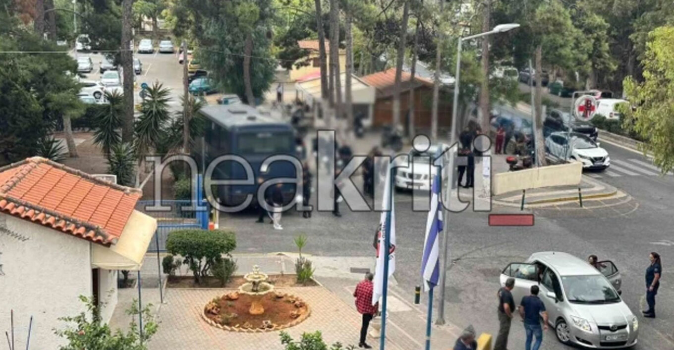 Σκηνές οδύνης στο Βενιζέλειο νοσοκομείο, συγγενείς θρηνούν τους ανθρώπους τους από τη βεντέτα στα Βορίζια Ηρακλείου Σκηνές οδύνης στο Βενιζέλειο νοσοκομείο, συγγενείς θρηνούν τους ανθρώπους τους από τη βεντέτα στα Βορίζια Ηρακλείου