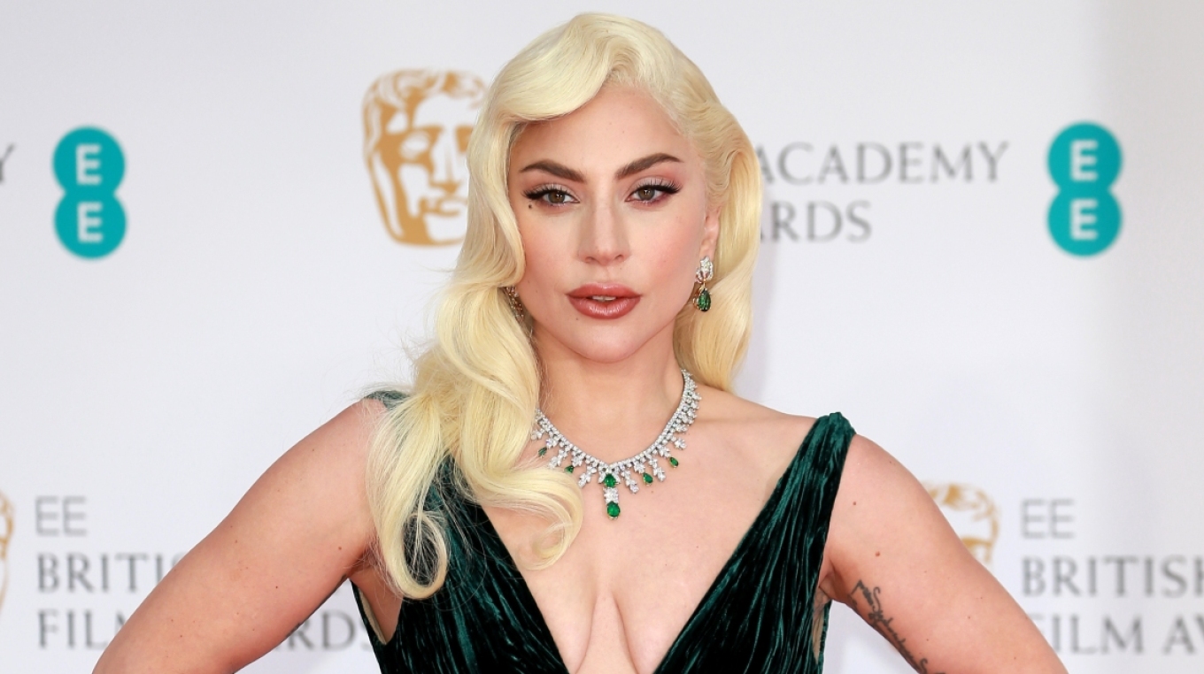 &Eta; Lady Gaga έ&kappa;&lambda;&epsilon;&iota;&sigma;&epsilon; &tau;&alpha; 40: &Omicron;&iota; &epsilon;&omicron;&rho;&tau;&alpha;&sigma;&mu;&omicron;ί &mu;&epsilon; &tau;&omicron;&nu; &alpha;&rho;&rho;&alpha;&beta;&omega;&nu;&iota;&alpha;&sigma;&tau;&iota;&kappa;ό &tau;&eta;&sigmaf; &Mu;ά&iota;&kappa;&lambda; &Pi;&omicron;&lambda;ά&nu;&sigma;&kappa;&iota;