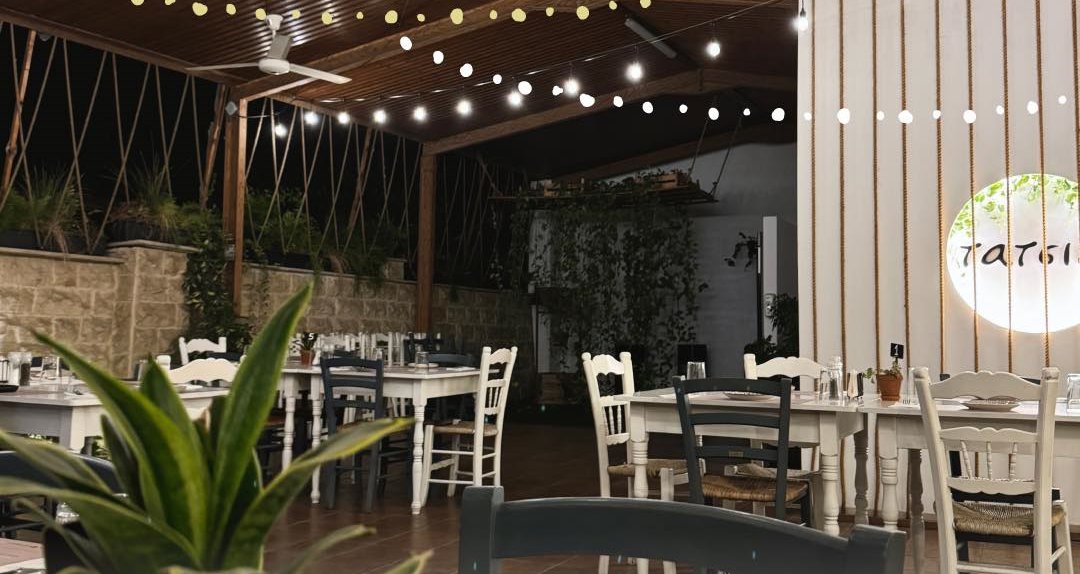Ό,τι πρέπει για το καλοκαίρι – Καλό φαγητό, δροσερή αυλή και ζωντανή μουσική – Δείτε φωτογραφίες Ό,τι πρέπει για το καλοκαίρι – Καλό φαγητό, δροσερή αυλή και ζωντανή μουσική – Δείτε φωτογραφίες