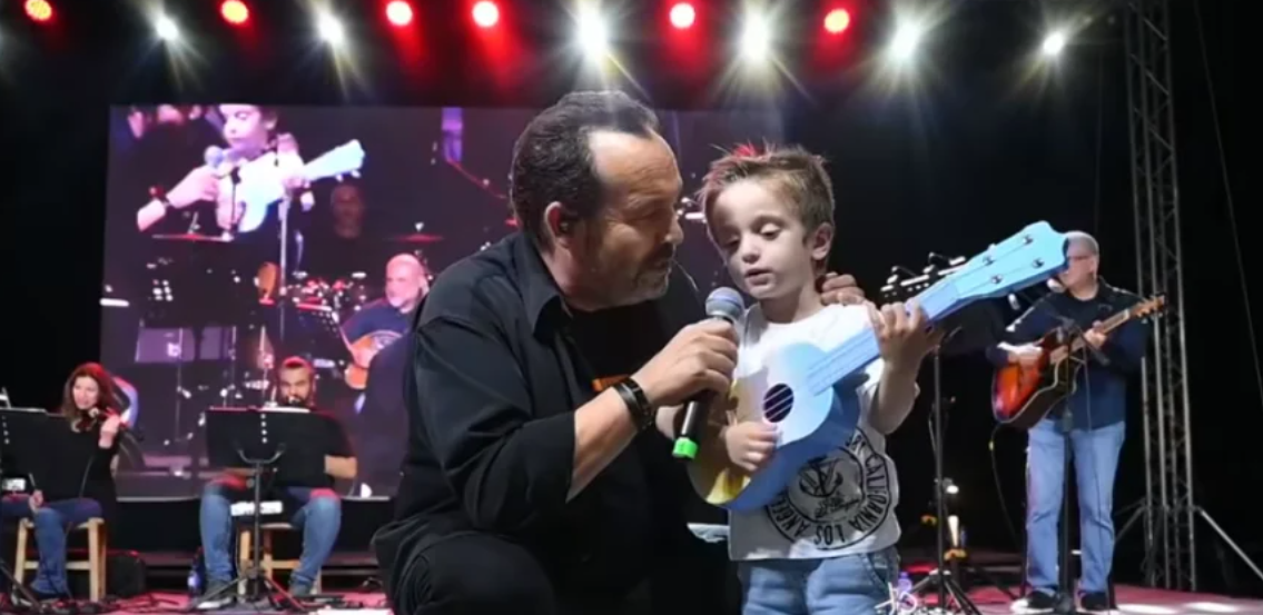 VIDEO: &Sigma;&upsilon;&gamma;&kappa;&iota;&nu;&eta;&tau;&iota;&kappa;ή &sigma;&tau;&iota;&gamma;&mu;ή &sigma;&tau;&eta; &Lambda;&epsilon;&mu;&epsilon;&sigma;ό - 4&chi;&rho;&omicron;&nu;&omicron; &alpha;&gamma;&omicron;&rho;ά&kappa;&iota; &alpha;&nu;έ&beta;&eta;&kappa;&epsilon; &sigma;&tau;&eta; &sigma;&kappa;&eta;&nu;ή &kappa;&alpha;&iota; &tau;&rho;&alpha;&gamma;&omicron;ύ&delta;&eta;&sigma;&epsilon; &mu;&epsilon; &tau;&omicron;&nu; &Kappa;ώ&sigma;&tau;&alpha; &Mu;&alpha;&kappa;&epsilon;&delta;ό&nu;&alpha;