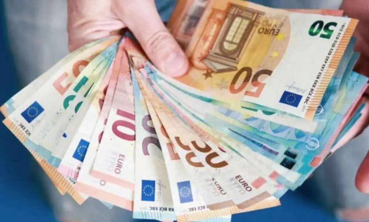 Αυτά είναι τα χαρτονομίσματα του ευρώ που δεν θα έχουν πλέον καμία αξία Αυτά είναι τα χαρτονομίσματα του ευρώ που δεν θα έχουν πλέον καμία αξία