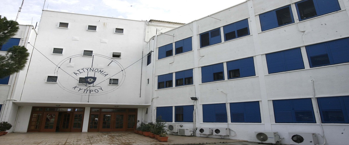 Αυτός αναλαμβάνει τη θέση του Εκπρόσωπου Τύπου της Αστυνομίας στη θέση της Λαμπριανίδου Αυτός αναλαμβάνει τη θέση του Εκπρόσωπου Τύπου της Αστυνομίας στη θέση της Λαμπριανίδου