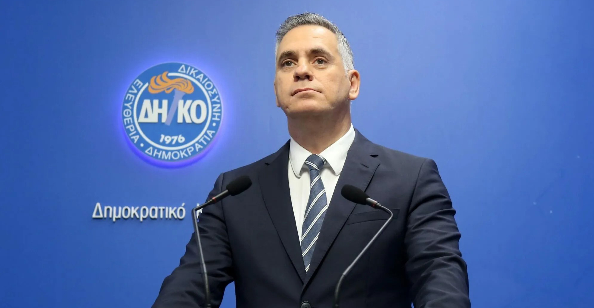 &Alpha;&pi;ά&nu;&tau;&eta;&sigma;&eta; &Delta;&Eta;&Kappa;&Omicron; &sigma;&epsilon; &Alpha;&Kappa;&Epsilon;&Lambda;: &laquo;&Epsilon;&pi;έ&lambda;&epsilon;&xi;&epsilon; &pi;&omicron;&lambda;&iota;&tau;&iota;&kappa;ή &alpha;&pi;&omicron;&mu;ό&nu;&omega;&sigma;&eta; &kappa;&alpha;&iota; &tau;&omicron;&xi;&iota;&kappa;ό&tau;&eta;&tau;&alpha;&raquo; - &laquo;&Delta;&epsilon;&nu; &theta;&alpha; &tau;&omicron;&upsilon;&sigmaf; &alpha;&kappa;&omicron;&lambda;&omicron;&upsilon;&theta;ή&sigma;&omicron;&upsilon;&mu;&epsilon; &sigma;&epsilon; &alpha;&upsilon;&tau;ή &tau;&eta;&nu; &tau;&omicron;&xi;&iota;&kappa;ό&tau;&eta;&tau;&alpha;&raquo;