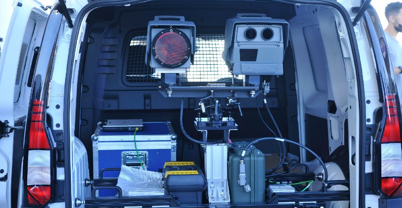 &Beta;&rho;ή&kappa;&alpha;&nu; &tau;&omicron;&nu; 37&chi;&rho;&omicron;&nu;&omicron; &pi;&omicron;&upsilon; &psi;έ&kappa;&alpha;&sigma;&epsilon; &mu;&epsilon; &sigma;&pi;&rho;έ&iota; &upsilon;&pi;ά&lambda;&lambda;&eta;&lambda;&omicron; &phi;&omega;&tau;&omicron;&epsilon;&pi;&iota;&sigma;ή&mu;&alpha;&nu;&sigma;&eta;&sigmaf; - &Tau;&omicron;&nu; &laquo;έ&kappa;&alpha;&psi;&epsilon;&raquo; &mu;&alpha;&rho;&tau;&upsilon;&rho;ί&alpha; &kappa;&alpha;&iota; &phi;ό&rho;&epsilon;&sigma;&epsilon; &chi;&epsilon;&iota;&rho;&omicron;&pi;έ&delta;&epsilon;&sigmaf;