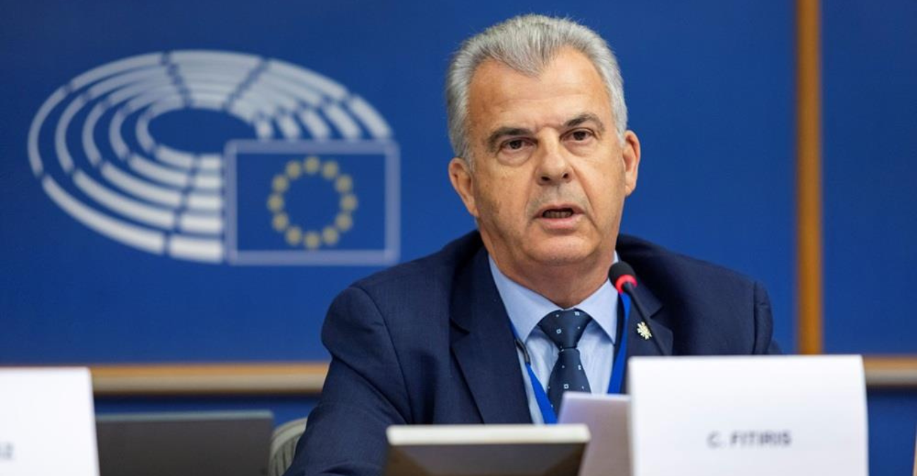 &Sigma;&tau;&omicron; &tau;&rho;&alpha;&pi;έ&zeta;&iota; &alpha;&upsilon;&sigma;&tau;&eta;&rho;ό&tau;&epsilon;&rho;&omicron;&iota; έ&lambda;&epsilon;&gamma;&chi;&omicron;&iota; &ndash; &Tau;&iota; &alpha;&pi;&omicron;&phi;&alpha;&sigma;ί&sigma;&tau;&eta;&kappa;&epsilon; &sigma;&tau;&eta; &sigma;&upsilon;&nu;ά&nu;&tau;&eta;&sigma;&eta; &Phi;&upsilon;&tau;&iota;&rho;ή &mu;&epsilon; &tau;&omicron;&nu; &Gamma;&epsilon;&nu;&iota;&kappa;ό &Epsilon;&lambda;&epsilon;&gamma;&kappa;&tau;ή