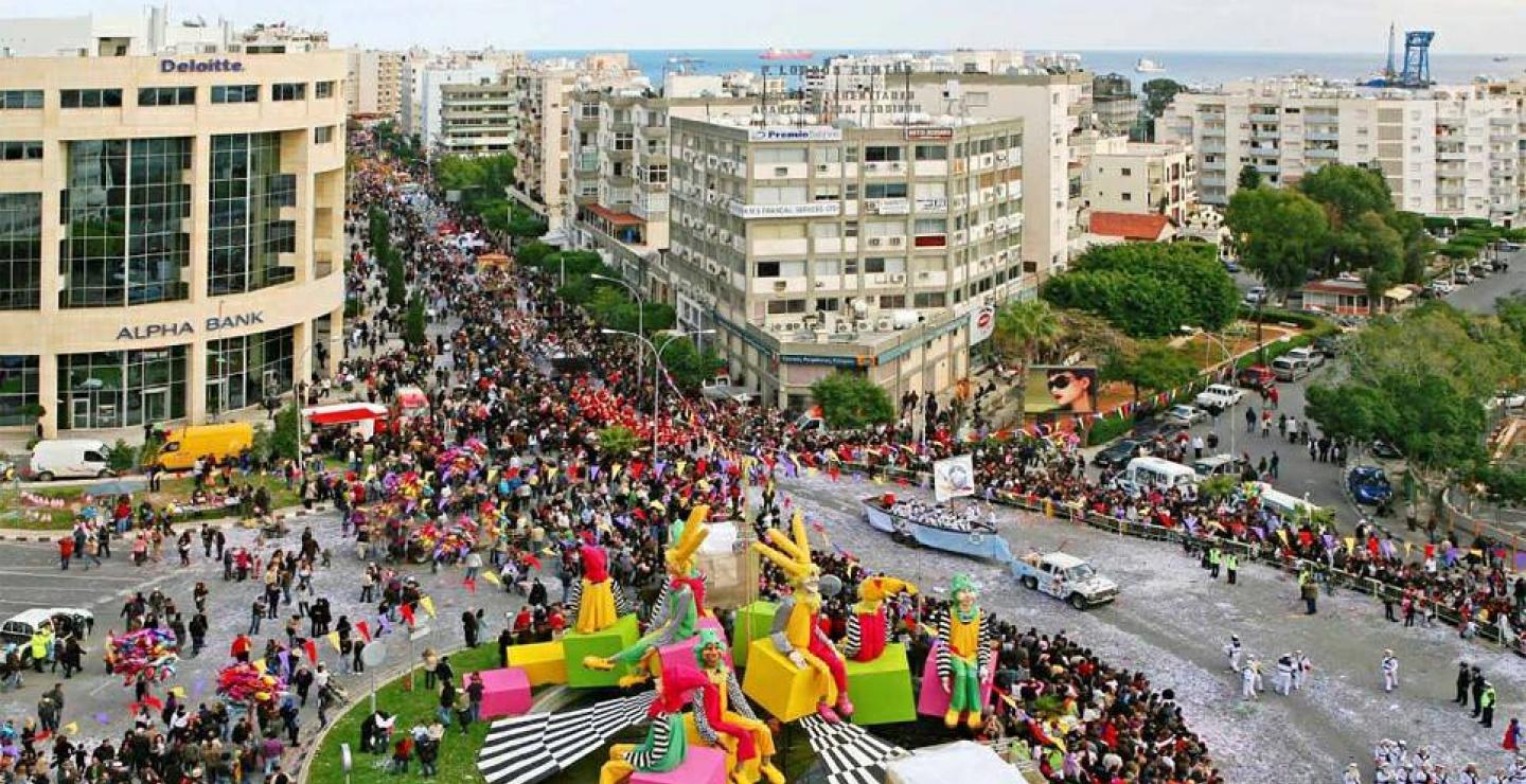 &Lambda;&epsilon;&mu;&epsilon;&sigma;&iota;&alpha;&nu;ό &kappa;&alpha;&rho;&nu;&alpha;&beta;ά&lambda;&iota;: &Omicron;&iota; &delta;&rho;ό&mu;&omicron;&iota; &pi;&omicron;&upsilon; &theta;&alpha; &kappa;&lambda;&epsilon;ί&sigma;&omicron;&upsilon;&nu; &gamma;&iota;&alpha; &tau;&eta; &mu;&epsilon;&gamma;ά&lambda;&eta; &pi;&alpha;&rho;έ&lambda;&alpha;&sigma;&eta; &tau;&eta;&sigmaf; &Kappa;&upsilon;&rho;&iota;&alpha;&kappa;ή&sigmaf; &kappa;&alpha;&iota; &tau;&omicron; &nu;&upsilon;&chi;&tau;&epsilon;&rho;&iota;&nu;ό &pi;ά&rho;&tau;&iota; &sigma;&tau;&omicron; &Pi;&alpha;&lambda;&iota;ό &Lambda;&iota;&mu;ά&nu;&iota;