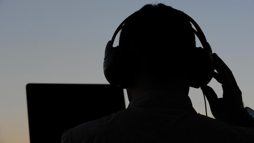 &Pi;&alpha;&rho;&alpha;&kappa;&omicron;&lambda;&omicron;&upsilon;&theta;ή&sigma;&epsilon;&iota;&sigmaf; &epsilon;&pi;&iota;&kappa;&omicron;&iota;&nu;&omega;&nu;&iota;ώ&nu;: &Sigma;&tau;&eta;&nu; &Omicron;&lambda;&omicron;&mu;έ&lambda;&epsilon;&iota;&alpha; &tau;&omicron; &nu;&omicron;&mu;&omicron;&sigma;&chi;έ&delta;&iota;&omicron; &gamma;&iota;&alpha; &alpha;&nu;&alpha;&theta;&epsilon;ώ&rho;&eta;&sigma;&eta; &Sigma;&upsilon;&nu;&tau;ά&gamma;&mu;&alpha;&tau;&omicron;&sigmaf; - &Tau;&iota; &pi;&rho;&omicron;&nu;&omicron;&epsilon;ί