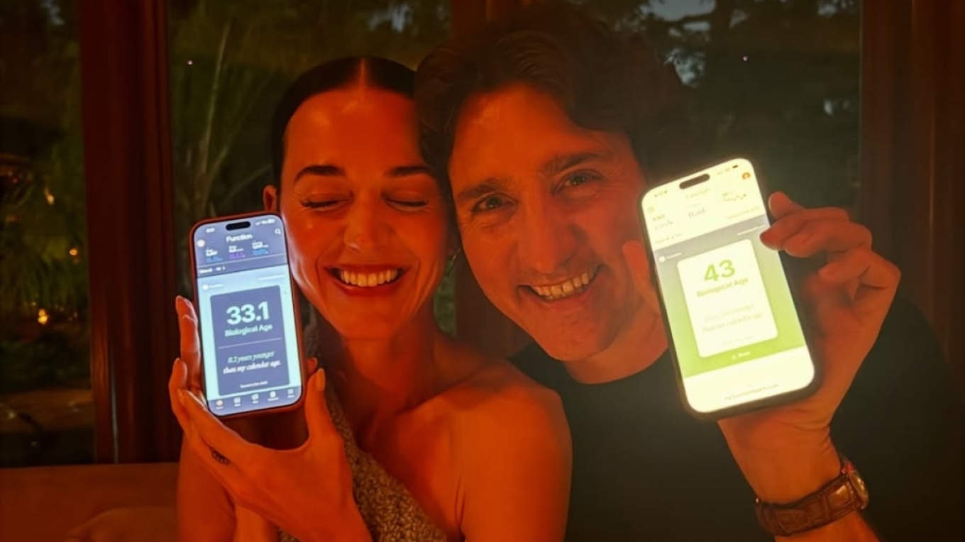 &Kappa;έ&iota;&tau;&iota; &Pi;έ&rho;&iota;: &Eta; &nu;έ&alpha; &phi;&omega;&tau;&omicron;&gamma;&rho;&alpha;&phi;ί&alpha; &pi;&omicron;&upsilon; &delta;&eta;&mu;&omicron;&sigma;ί&epsilon;&upsilon;&sigma;&epsilon; &mu;&epsilon; &tau;&omicron;&nu; &Tau;&zeta;ά&sigma;&tau;&iota;&nu; &Tau;&rho;&iota;&nu;&tau;ό