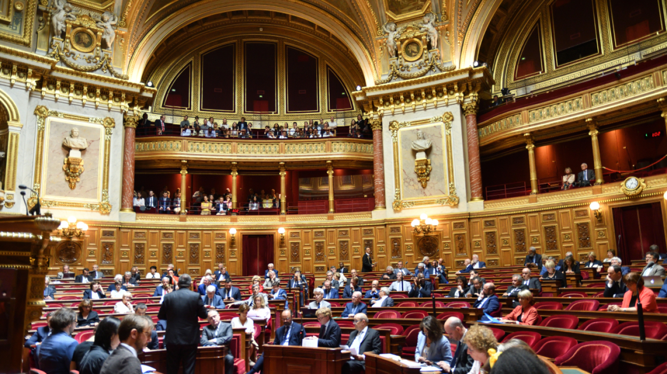 Γαλλία: Απορρίφθηκε η πρόταση μομφής κατά της κυβέρνησης Λεκορνί Γαλλία: Απορρίφθηκε η πρόταση μομφής κατά της κυβέρνησης Λεκορνί