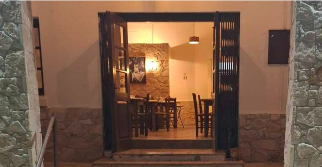 Σ' αρέσει το φαγητό; Η νέα ταβέρνα στο χωριό με «άρ&ome