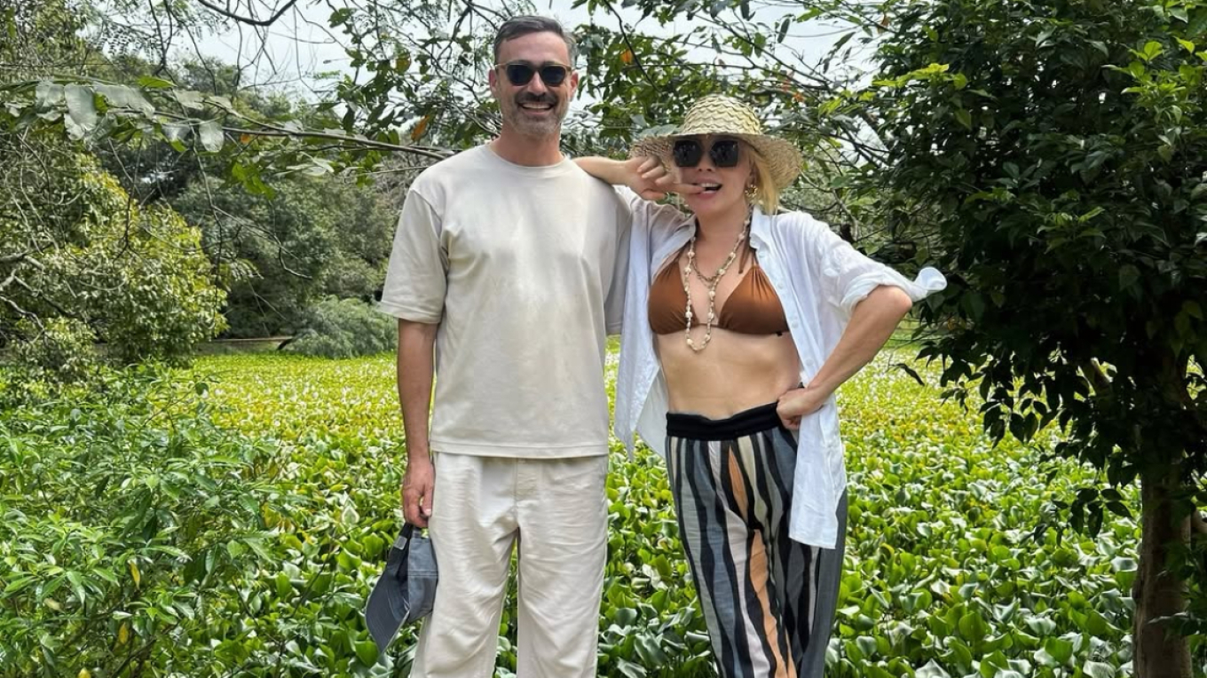 &Eta; &Sigma;&mu;&alpha;&rho;ά&gamma;&delta;&alpha; &Kappa;&alpha;&rho;ύ&delta;&eta; &alpha;&nu;έ&beta;&alpha;&sigma;&epsilon; &phi;&omega;&tau;&omicron;&gamma;&rho;&alpha;&phi;ί&epsilon;&sigmaf; &alpha;&pi;ό &tau;&omicron; &tau;&alpha;&xi;ί&delta;&iota; &tau;&eta;&sigmaf; &sigma;&tau;&eta; &Sigma;&rho;&iota; &Lambda;ά&nu;&kappa;&alpha; &mu;&epsilon; &tau;&omicron;&nu; &Gamma;&iota;ώ&rho;&gamma;&omicron; &Kappa;&alpha;&pi;&omicron;&upsilon;&tau;&zeta;ί&delta;&eta;