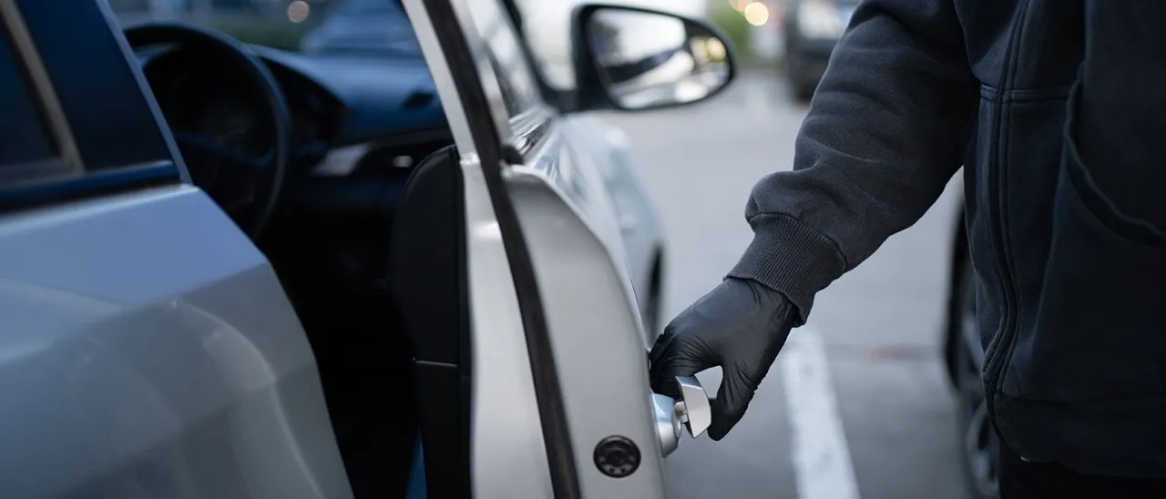 Κλεμμένα οχήματα και ανταλλακτικά καταλήγουν στην Κύπρο – Η τοποθέτηση του Τμήματος Τελωνείων