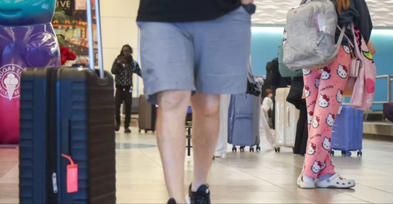 ΗΠΑ: Δηλαδή, μόλις απαγόρεψαν τις πιτζάμες στο Διεθνές Αεροδρόμιο της Φλόριντα;