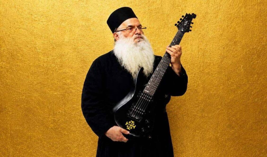 &Beta;&Iota;&Nu;&Tau;&Epsilon;&Omicron;: &Alpha;&pi;ό &tau;&omicron; &psi;&alpha;&lambda;&tau;ή&rho;&iota; &sigma;&tau;&omicron; heavy metal: &Omicron; &iota;&epsilon;&rho;έ&alpha;&sigmaf; &alpha;&pi;ό &tau;&omicron; &Nu;&alpha;ύ&pi;&lambda;&iota;&omicron; &pi;&omicron;&upsilon; &laquo;&tau;&rho;έ&lambda;&alpha;&nu;&epsilon;&raquo; &tau;&omicron; Pitchfork