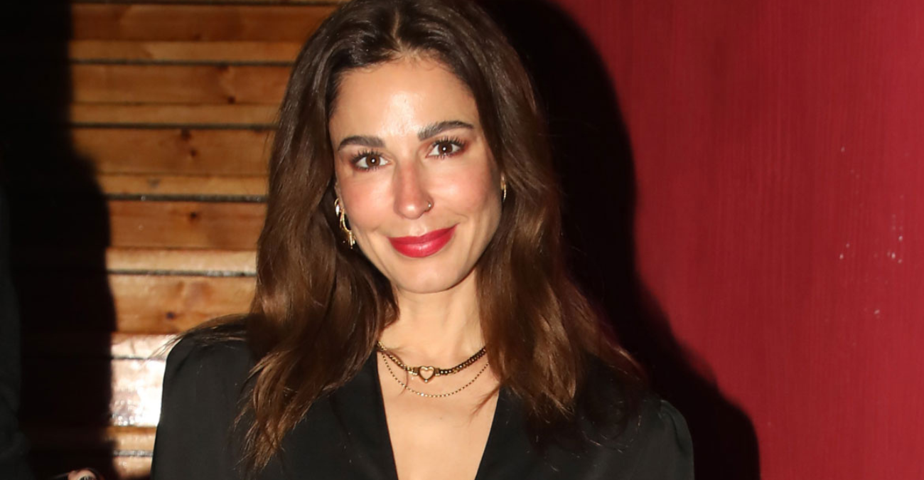 &Kappa;&alpha;&tau;&epsilon;&rho;ί&nu;&alpha; &Pi;&alpha;&pi;&omicron;&upsilon;&tau;&sigma;ά&kappa;&eta;: &Eta; &pi;&rho;ώ&tau;&eta; &delta;&eta;&mu;ό&sigma;&iota;&alpha; &epsilon;&mu;&phi;ά&nu;&iota;&sigma;&eta; &mu;&epsilon;&tau;ά &tau;&omicron; &chi;&omega;&rho;&iota;&sigma;&mu;ό &tau;&eta;&sigmaf; &alpha;&pi;ό &tau;&omicron;&nu; &Theta;ά&nu;&omicron; &Chi;&alpha;&tau;&zeta;ό&pi;&omicron;&upsilon;&lambda;&omicron;