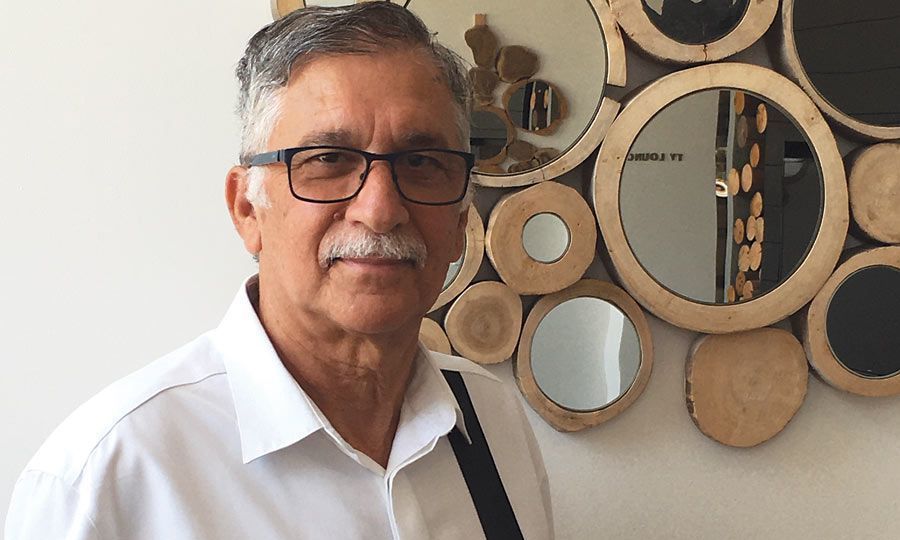 &Delta;&rho;. &Kappa;&alpha;&rho;&alpha;&gamma;&iota;ά&nu;&nu;&eta;&sigmaf;: &laquo;&Omicron; RSV &sigma;&upsilon;&nu;ή&theta;&omega;&sigmaf; &delta;&epsilon;&nu; &epsilon;ί&nu;&alpha;&iota; &theta;&alpha;&nu;&alpha;&tau;&eta;&phi;ό&rho;&omicron;&sigmaf;&raquo; - &Pi;&omicron;&iota;&omicron;&upsilon;&sigmaf; &laquo;&tau;&alpha;&lambda;&alpha;&iota;&pi;&omega;&rho;&epsilon;ί&raquo; &kappa;&alpha;&iota; &tau;&iota; &pi;&rho;&omicron;&kappa;&alpha;&lambda;&epsilon;ί - &Sigma;&tau;&eta;&nu; &Kappa;ύ&pi;&rho;&omicron; &tau;&alpha; &epsilon;&mu;&beta;ό&lambda;&iota;&alpha;