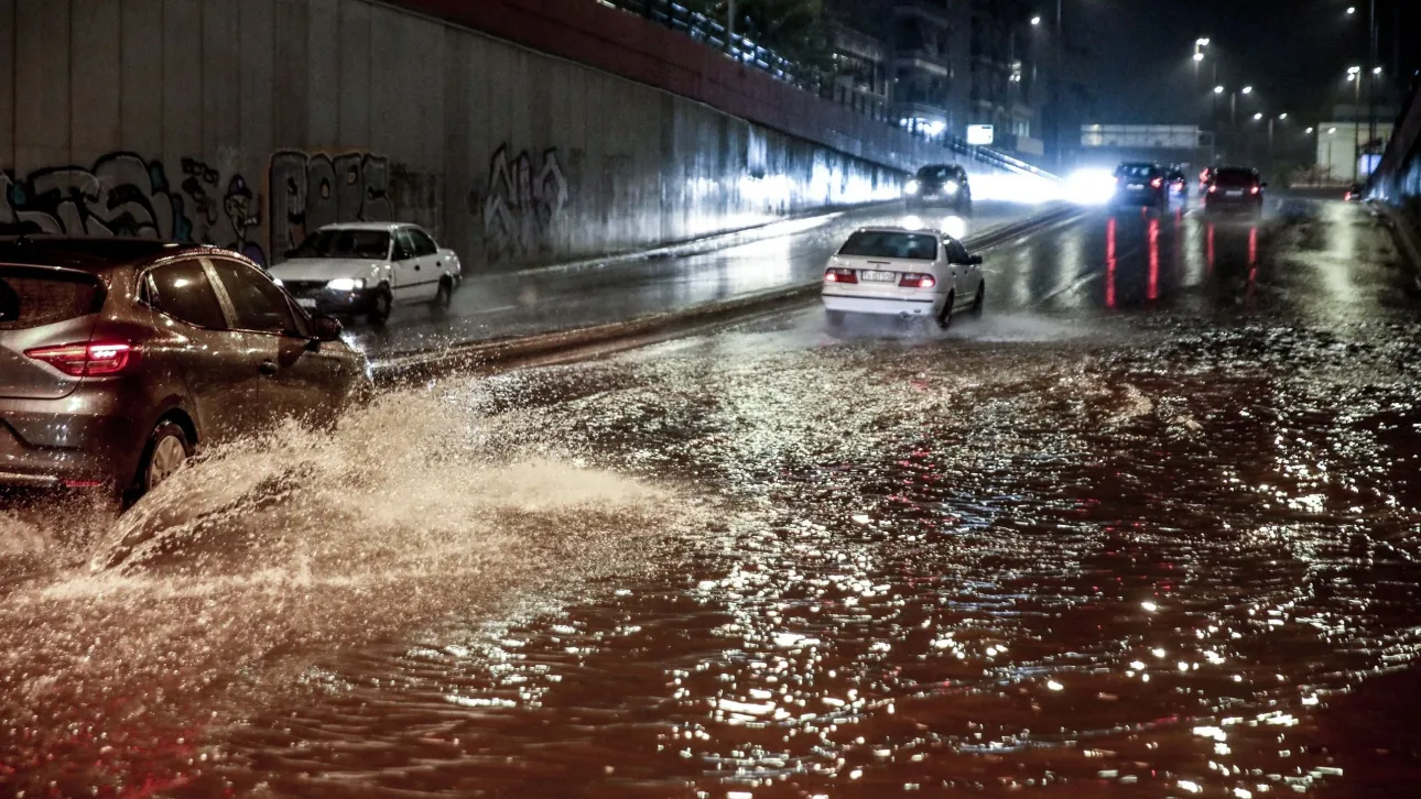 VIDEO: &Sigma;&phi;&omicron;&delta;&rho;ή &kappa;&alpha;&kappa;&omicron;&kappa;&alpha;&iota;&rho;ί&alpha; &sigma;&tau;&eta;&nu; &Epsilon;&lambda;&lambda;ά&delta;&alpha; - &Phi;&omicron;ύ&sigma;&kappa;&omega;&sigma;&alpha;&nu; &pi;&omicron;&tau;ά&mu;&iota;&alpha; &kappa;&alpha;&iota; &epsilon;&gamma;&kappa;&lambda;&omega;&beta;ί&sigma;&tau;&eta;&kappa;&alpha;&nu; &omicron;&delta;&eta;&gamma;&omicron;ί - Έ&nu;&alpha;&sigmaf; &nu;&epsilon;&kappa;&rho;ό&sigmaf;
