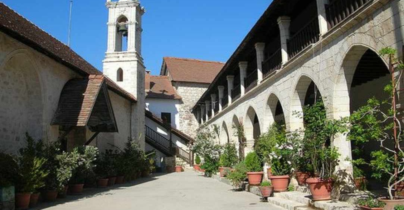 Δύο Μονές υπέστησαν ζημιές μετά τον ισχυρό σεισμό