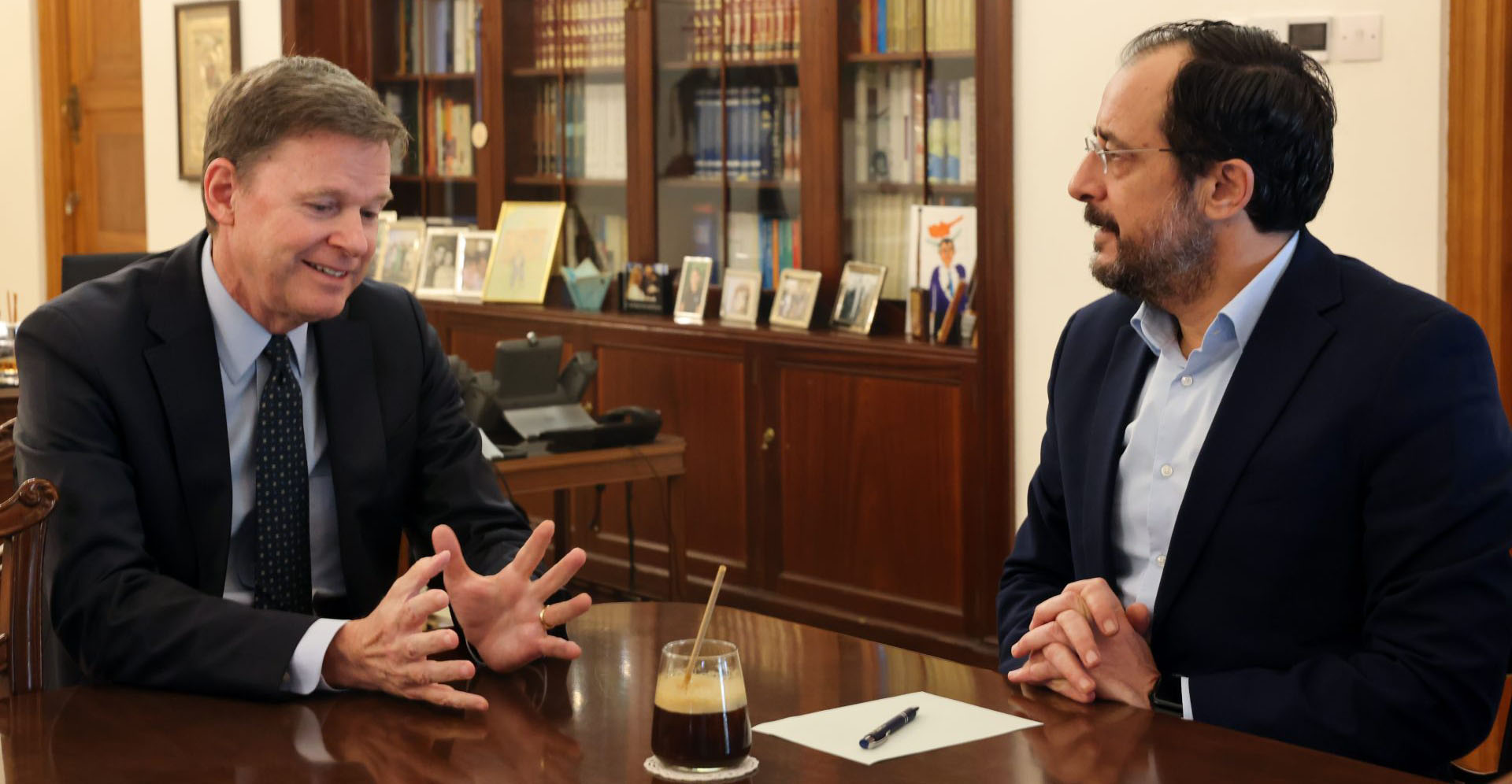 ΠτΔ: Έθεσε στον Στιούαρτ το ζήτημα των απαχθέντων ε/κ στα κατεχόμενα – Προέβησαν σε ανασκόπηση των εξελίξεων στο Κυπριακό