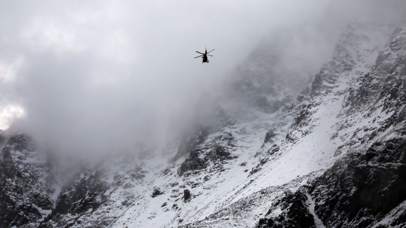 &Delta;ύ&omicron; &nu;&epsilon;&kappa;&rho;&omicron;ί &kappa;&alpha;&iota; έ&nu;&alpha;&sigmaf; &tau;&rho;&alpha;&upsilon;&mu;&alpha;&tau;ί&alpha;&sigmaf; &alpha;&pi;ό &chi;&iota;&omicron;&nu;&omicron;&sigma;&tau;&iota;&beta;ά&delta;&alpha; &sigma;&tau;&eta; &beta;ό&rho;&epsilon;&iota;&alpha; &Iota;&tau;&alpha;&lambda;ί&alpha;