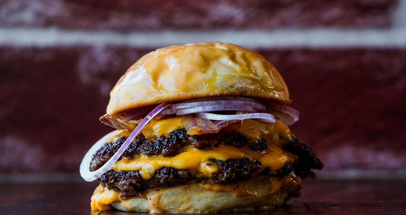Για τους λάτρεις των burgers: Νέο εστιατόριο ανοίγει στην πρωτεύουσα