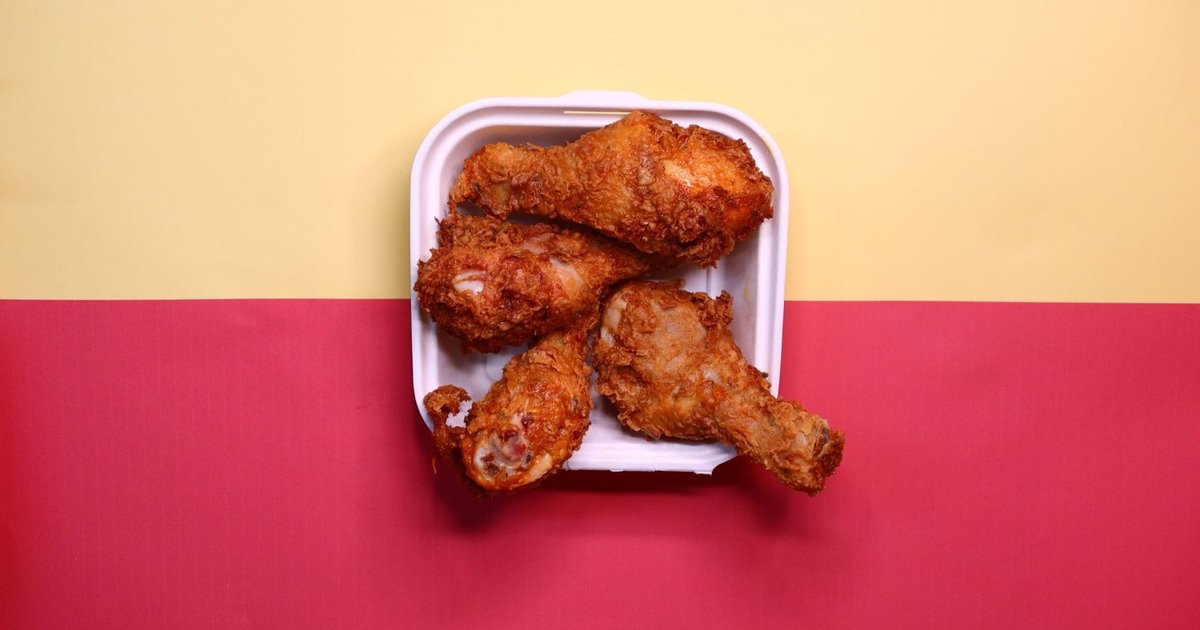 &Theta;&alpha; &gamma;&lambda;&epsilon;ί&phi;&epsilon;&iota;&sigmaf; &tau;&alpha; &delta;ά&kappa;&tau;&upsilon;&lambda;&alpha; &sigma;&omicron;&upsilon;: &Eta; &nu;έ&alpha; ά&phi;&iota;&xi;&eta; &tau;&omicron;&upsilon; delivery-only fried chicken &pi;&omicron;&upsilon; &alpha;&pi;&omicron;&gamma;&epsilon;&iota;ώ&nu;&epsilon;&iota; &tau;&omicron; comfort food &sigma;&tau;&eta; &Lambda;&epsilon;&upsilon;&kappa;&omega;&sigma;ί&alpha;