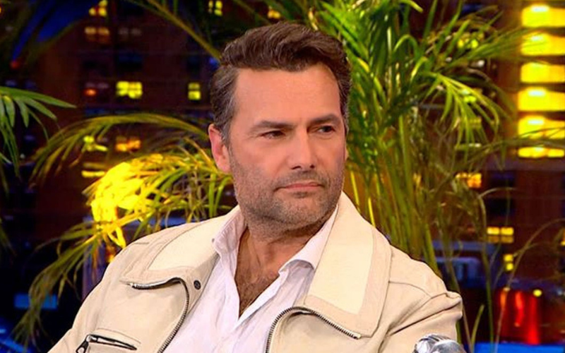 &laquo;&Epsilon;ί&mu;&alpha;&iota; &delta;ύ&sigma;&kappa;&omicron;&lambda;&omicron;&sigmaf; ά&nu;&theta;&rho;&omega;&pi;&omicron;&sigmaf;&raquo;: &Omicron; &Pi;&alpha;&nu;&alpha;&gamma;&iota;ώ&tau;&eta;&sigmaf; &Mu;&pi;&omicron;&upsilon;&gamma;&iota;&omicron;ύ&rho;&eta;&sigmaf; &alpha;&pi;&omicron;&kappa;&alpha;&lambda;ύ&pi;&tau;&epsilon;&iota; &tau;&omicron;&nu; &lambda;ό&gamma;&omicron; &pi;&omicron;&upsilon; &delta;&epsilon;&nu; &pi;&alpha;&nu;&tau;&rho;&epsilon;ύ&tau;&eta;&kappa;&epsilon;