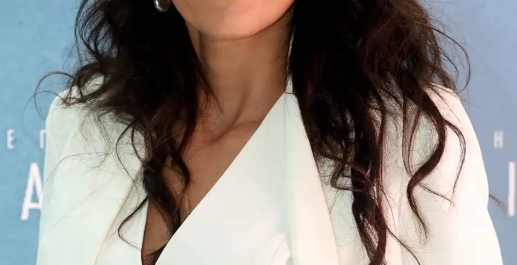 VIDEO: &laquo;Ό&tau;&alpha;&nu; &mu;&omicron;&upsilon; ή&rho;&theta;&epsilon; έ&nu;&alpha; &kappa;&alpha;&theta;&eta;&lambda;&omega;&tau;&iota;&kappa;ό &theta;έ&mu;&alpha; &upsilon;&gamma;&epsilon;ί&alpha;&sigmaf;...&raquo; - &Eta; &alpha;&pi;&omicron;&kappa;ά&lambda;&upsilon;&psi;&eta; &gamma;&nu;&omega;&sigma;&tau;ή&sigmaf; &Kappa;ύ&pi;&rho;&iota;&alpha;&sigmaf; &eta;&theta;&omicron;&pi;&omicron;&iota;&omicron;ύ &pi;&omicron;&upsilon; έ&kappa;&alpha;&nu;&epsilon; &pi;&rho;ώ&tau;&eta; &phi;&omicron;&rho;ά