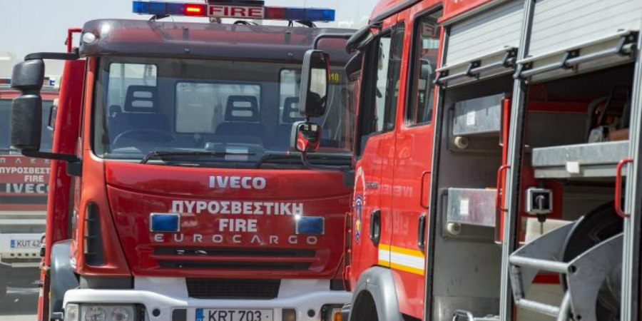 Μαύροι καπνοί σκέπασαν την Λευκωσία – Στο σημείο η Πυροσβεστική – Δείτε φωτογραφίες   