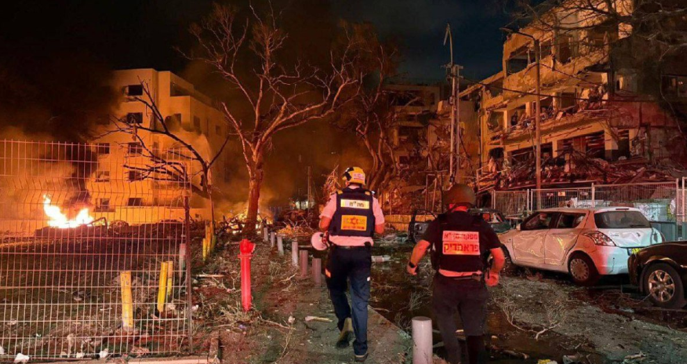 Live: Κανένα ίχνος αποκλιμάκωσης στη σύγκρουση – Επιθέσεις του Ιράν σε Χάιφα και Τελ Αβίβ