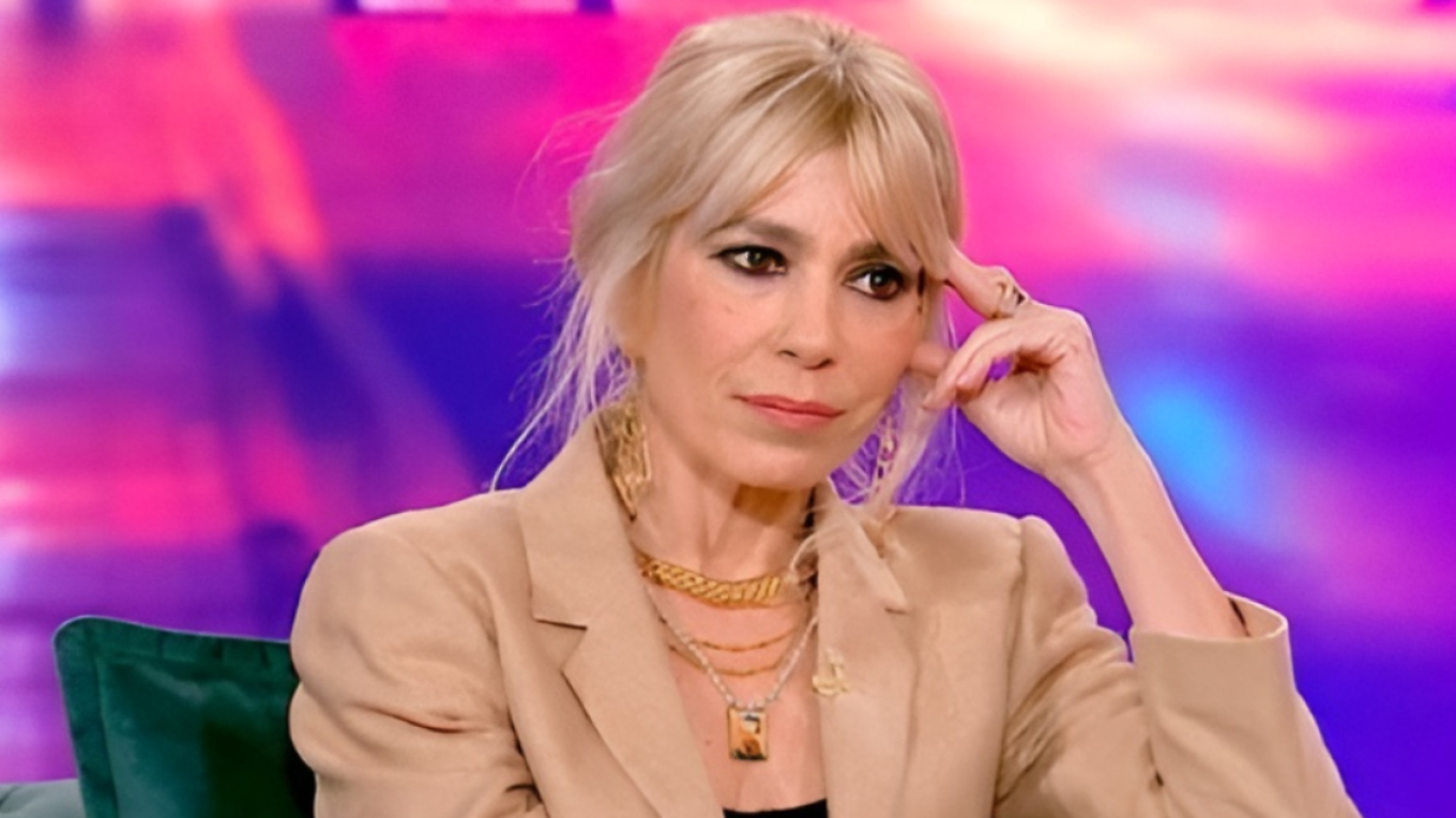 &Mu;&upsilon;&rho;&tau;ώ &Alpha;&lambda;&iota;&kappa;ά&kappa;&eta;: &Delta;&epsilon;&nu; &mu;&pi;&omicron;&rho;ώ &nu;&alpha; &epsilon;&rho;&omega;&tau;&epsilon;&upsilon;&tau;ώ &kappa;ά&pi;&omicron;&iota;&omicron;&nu; &alpha;&nu; &delta;&epsilon;&nu; έ&chi;&epsilon;&iota; &alpha;&upsilon;&tau;ή &tau;&eta; &mu;&alpha;ύ&rho;&eta; &tau;&rho;ύ&pi;&alpha;