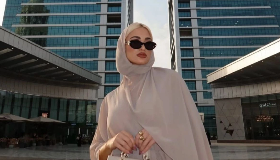 &Iota;&omega;ά&nu;&nu;&alpha; &Tau;&omicron;ύ&nu;&eta;: &Delta;&iota;&alpha;&kappa;&omicron;&pi;ή &sigma;&tau;&eta; &delta;ί&kappa;&eta; &epsilon;&pi;&epsilon;&iota;&delta;ή &kappa;ό&lambda;&lambda;&eta;&sigma;&epsilon; &tau;&omicron; &beta;ί&nu;&tau;&epsilon;&omicron;