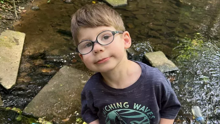 Ευχάριστα νέα για τον μικρό Αβράαμ – Ανέλαβε το κράτος τη θεραπεία