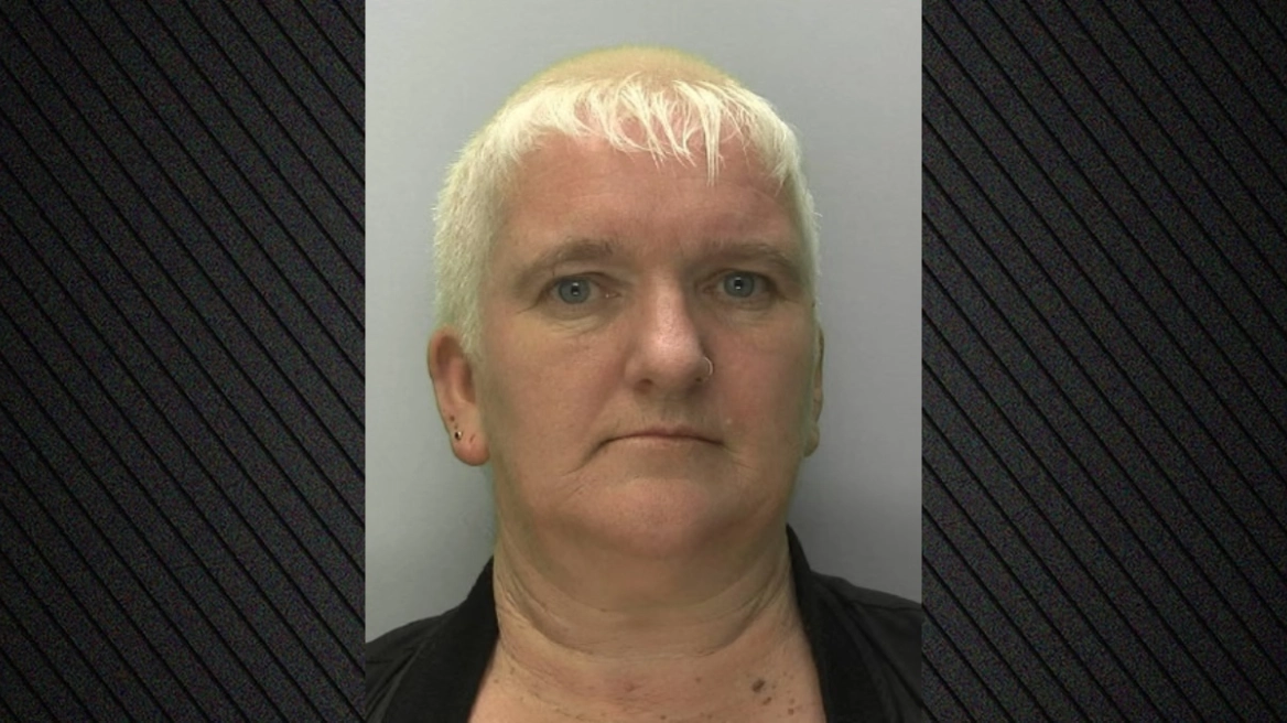 &Phi;&rho;ί&kappa;&eta; &sigma;&tau;&eta; &Beta;&rho;&epsilon;&tau;&alpha;&nu;ί&alpha;: &Mu;&eta;&tau;έ&rho;&alpha; 10 &pi;&alpha;&iota;&delta;&iota;ώ&nu; &alpha;&iota;&chi;&mu;&alpha;&lambda;ώ&tau;&iota;&sigma;&epsilon; 16&chi;&rho;&omicron;&nu;&eta; &kappa;&alpha;&iota; &tau;&eta;&nu; &kappa;&rho;&alpha;&tau;&omicron;ύ&sigma;&epsilon; &gamma;&iota;&alpha; 25 &chi;&rho;ό&nu;&iota;&alpha; &omega;&sigmaf; &sigma;&kappa;&lambda;ά&beta;&alpha; &sigma;&tau;&omicron; &sigma;&pi;ί&tau;&iota; &tau;&eta;&sigmaf;