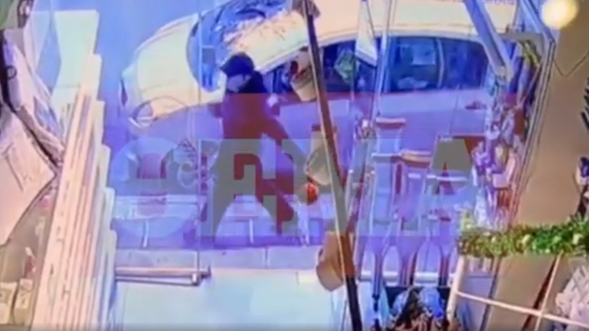 Περπατάει σε δρόμο στου Ζωγράφου, πήγε σε καφέ και ανταλλακτήριο χρυσού, πριν χαθούν τα ίχνη της