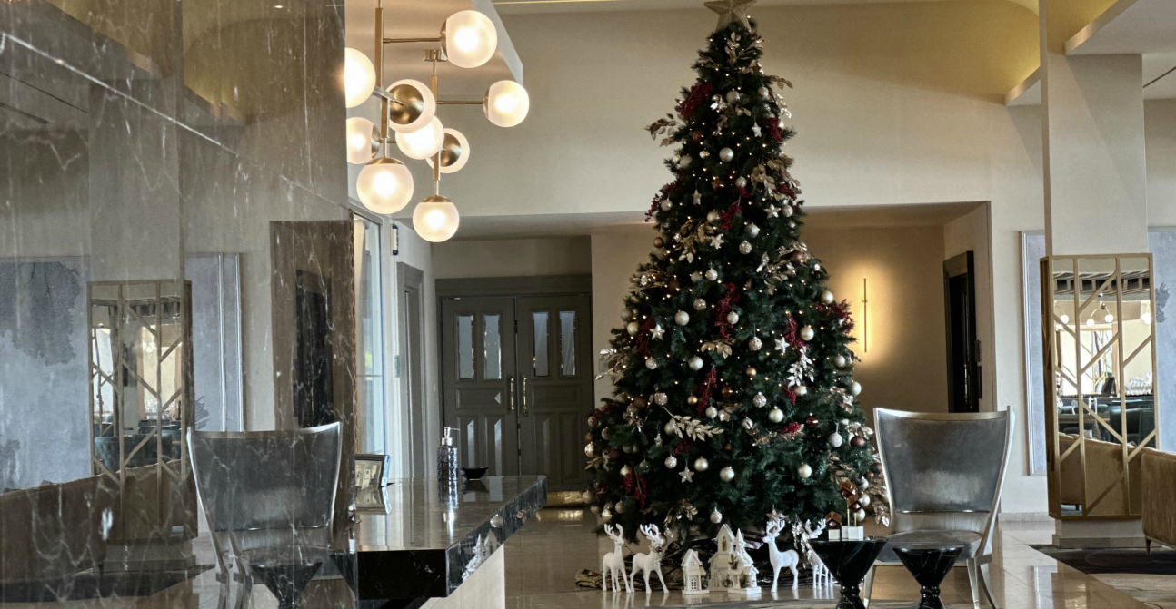 Royal Apollonia: &Gamma;&iota;&omicron;&rho;&tau;&iota;&nu;έ&sigmaf; &sigma;&tau;&iota;&gamma;&mu;έ&sigmaf; &sigma;&tau;&eta;&nu; &kappa;&alpha;&rho;&delta;&iota;ά &tau;&eta;&sigmaf; &Lambda;&epsilon;&mu;&epsilon;&sigma;&omicron;ύ