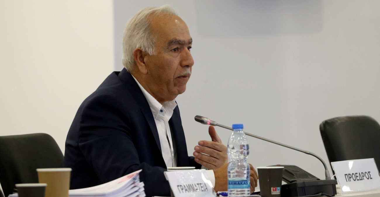 Ζήτησε από τον Παρούτη να μην διαβάσει μήνυμα που τον διέψευδε – Εκνευρίστηκε με τον παρουσιαστή