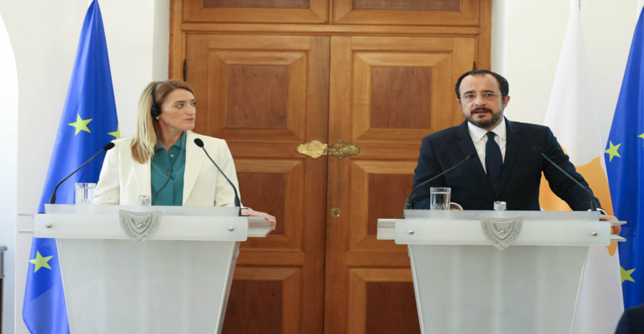 Στην Κύπρο η Μέτσολα: Θα συναντηθεί με Χριστοδουλίδη και Αννίτα