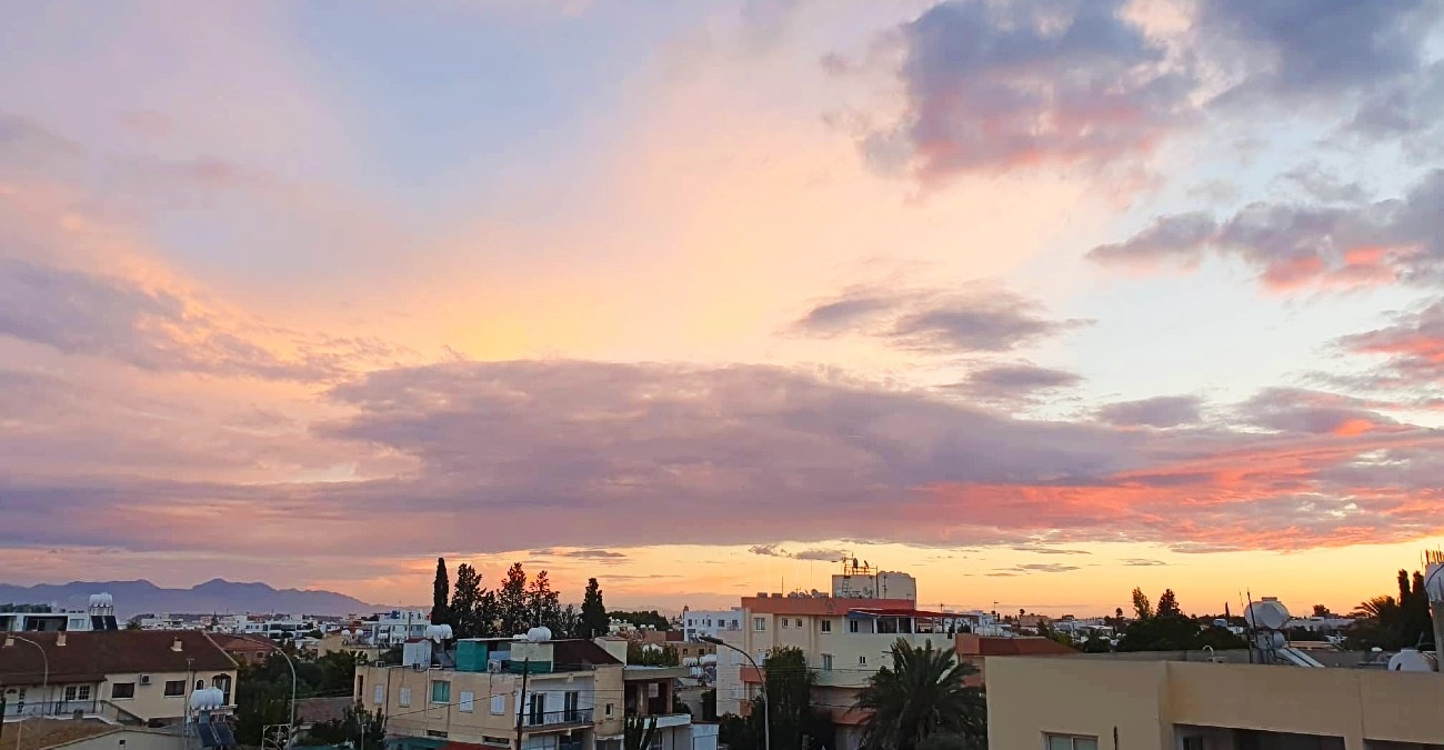 Πρόγνωση καιρού: Θερμή αέρια μάζα επηρεάζει την περιοχή
